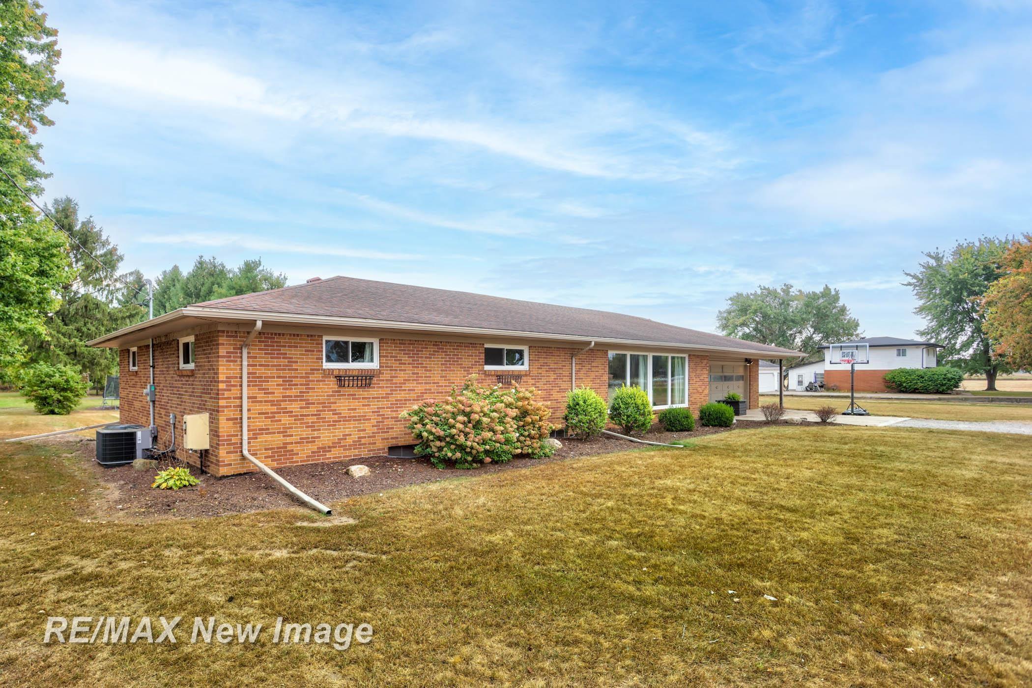 575 South Brennan Road Hemlock, MI 48626 - Photo 3 of 59