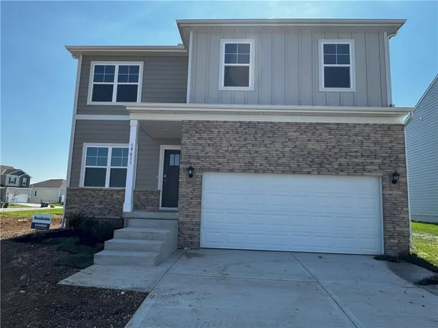 $2,699 | 19611 West 201st Street, Spring Hill, KS 66083