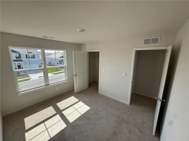 $2,699 | 19611 West 201st Street, Spring Hill, KS 66083