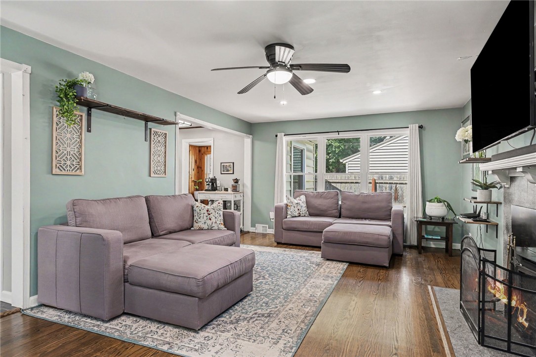 9 Poplar Drive Rochester, NY 14625 - Photo 6 of 27