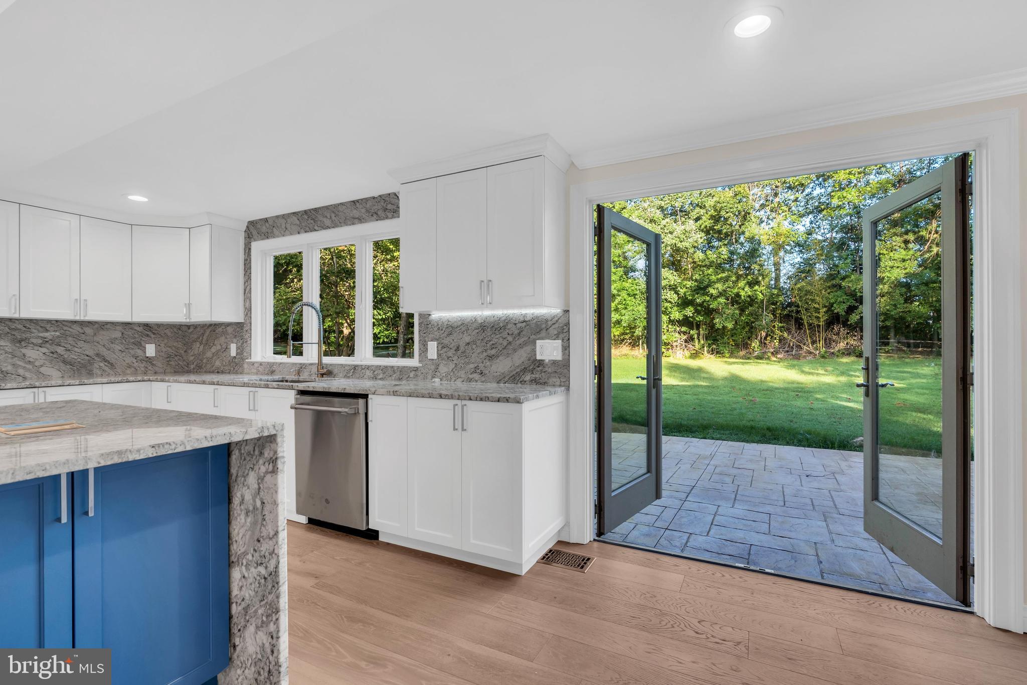 2296 Archdale Road Reston, VA 20191 - Photo 14 of 55 Living Room to Huge Flat Backyard