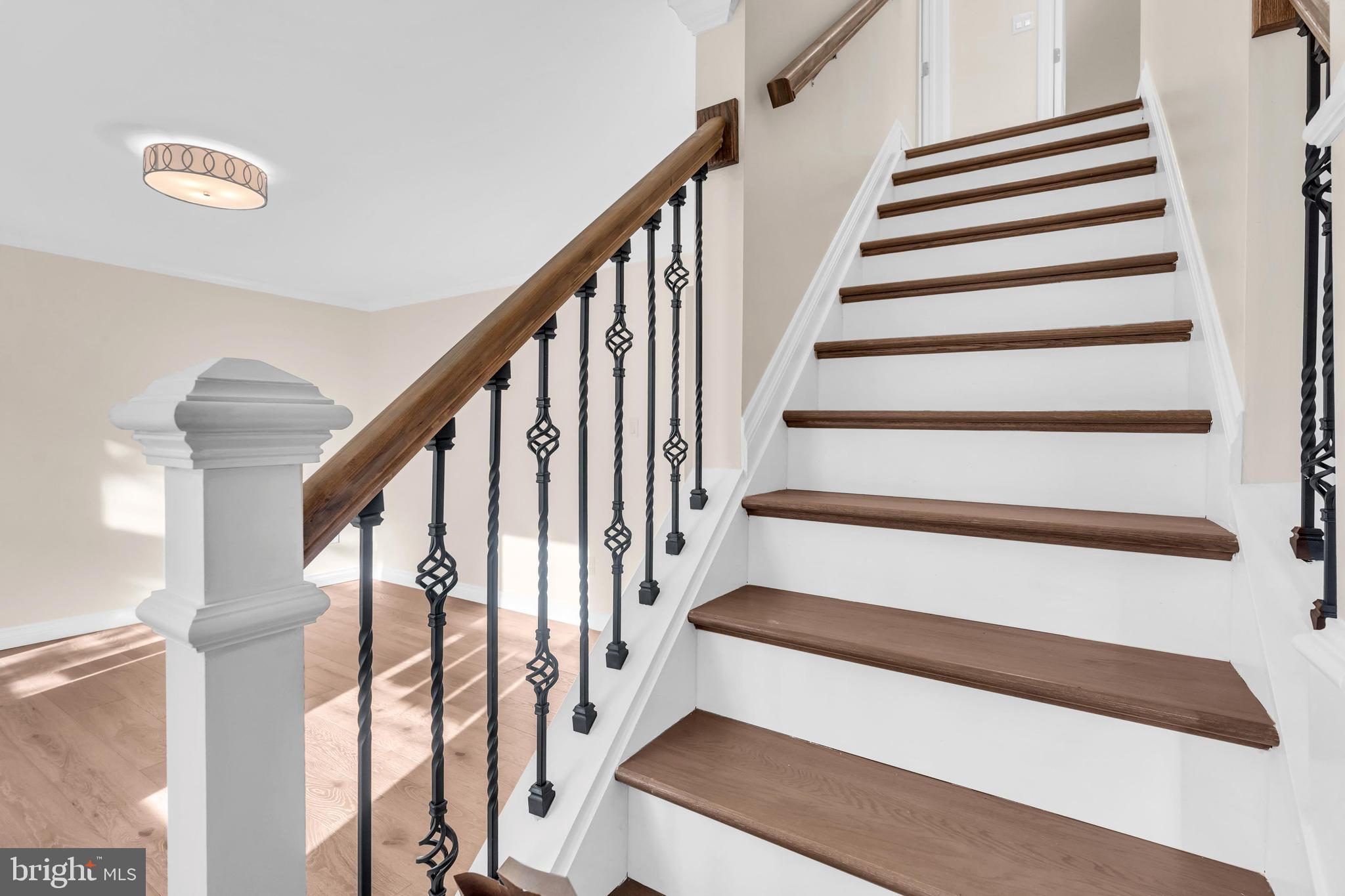 2296 Archdale Road Reston, VA 20191 - Photo 29 of 55 Stairwell (Main to Upper)