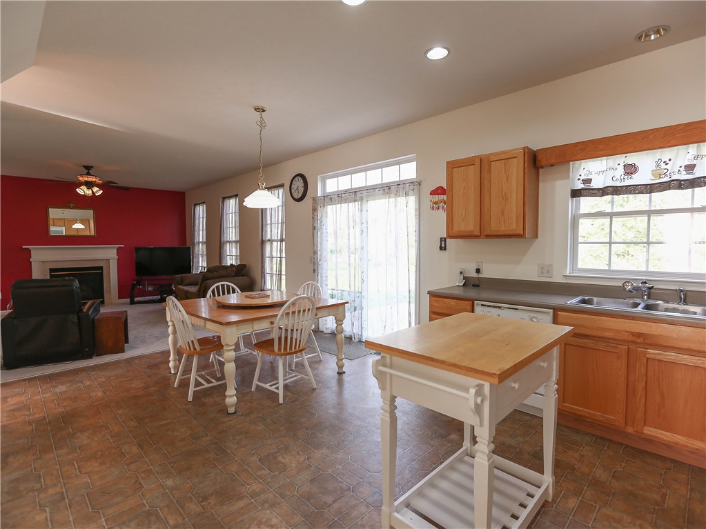 616 Maris Run Webster, NY 14580 - Photo 11 of 29 Kitchen open to Family Room