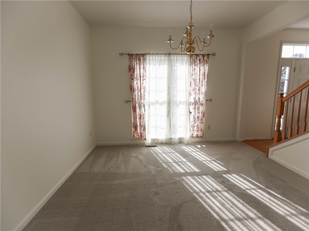 616 Maris Run Webster, NY 14580 - Photo 8 of 29 Dinning Room