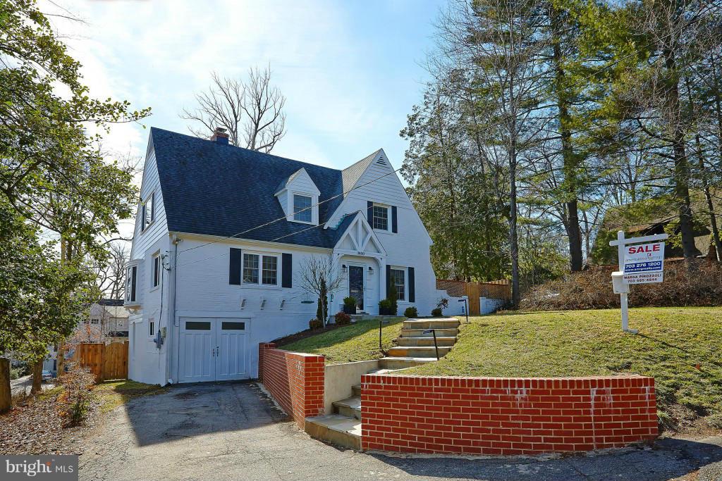 3830 Chesterbrook Road Arlington, VA 22207 - Photo 2 of 23 Exterior (Front)