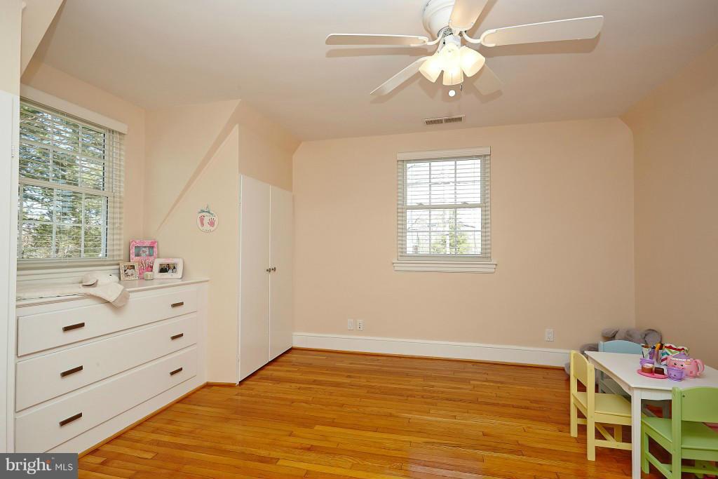 3830 Chesterbrook Road Arlington, VA 22207 - Photo 15 of 23 Bedroom