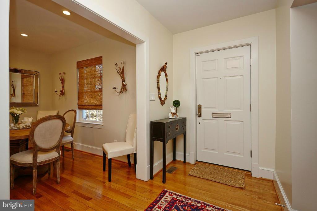 3830 Chesterbrook Road Arlington, VA 22207 - Photo 3 of 23 Interior (General)