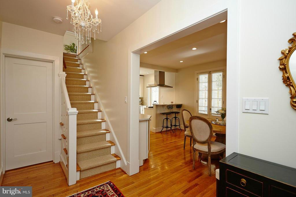 3830 Chesterbrook Road Arlington, VA 22207 - Photo 4 of 23 Interior (General)