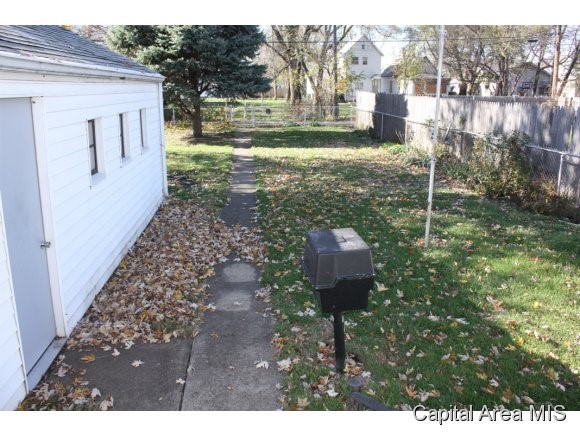 1105 North 12th Street Springfield, IL 62702 - Photo 12 of 13