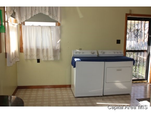 1105 North 12th Street Springfield, IL 62702 - Photo 6 of 13