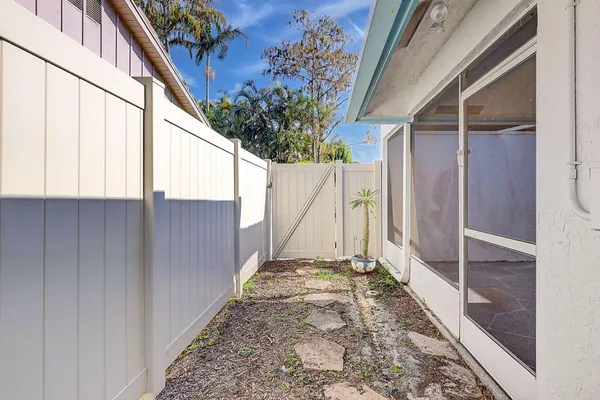 $2,500 | 1176 Staghorn Street, Wellington, FL 33414