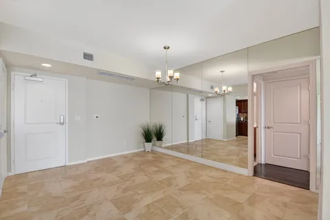 $665,000 | 403 South Sapodilla Avenue, Unit 511, West Palm Beach, FL 33401