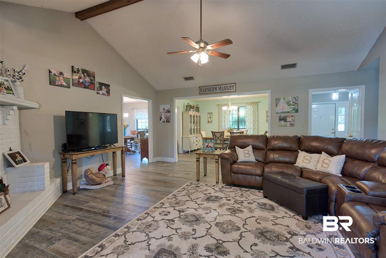 22201 Price Grubbs Road Robertsdale, AL 36567 - Photo 11 of 43 Vaulted Ceiling