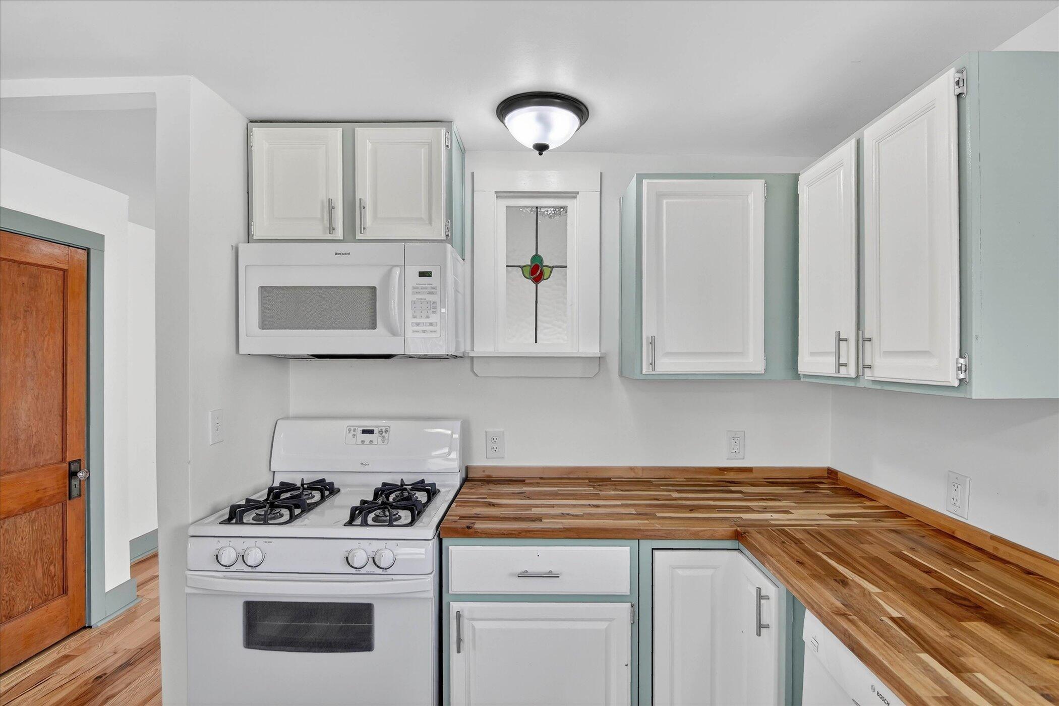 12250 Wabash Road Milan, MI 48160 - Photo 31 of 49 31-12250-Wabash-Rd-Milan-MI-48160-Window