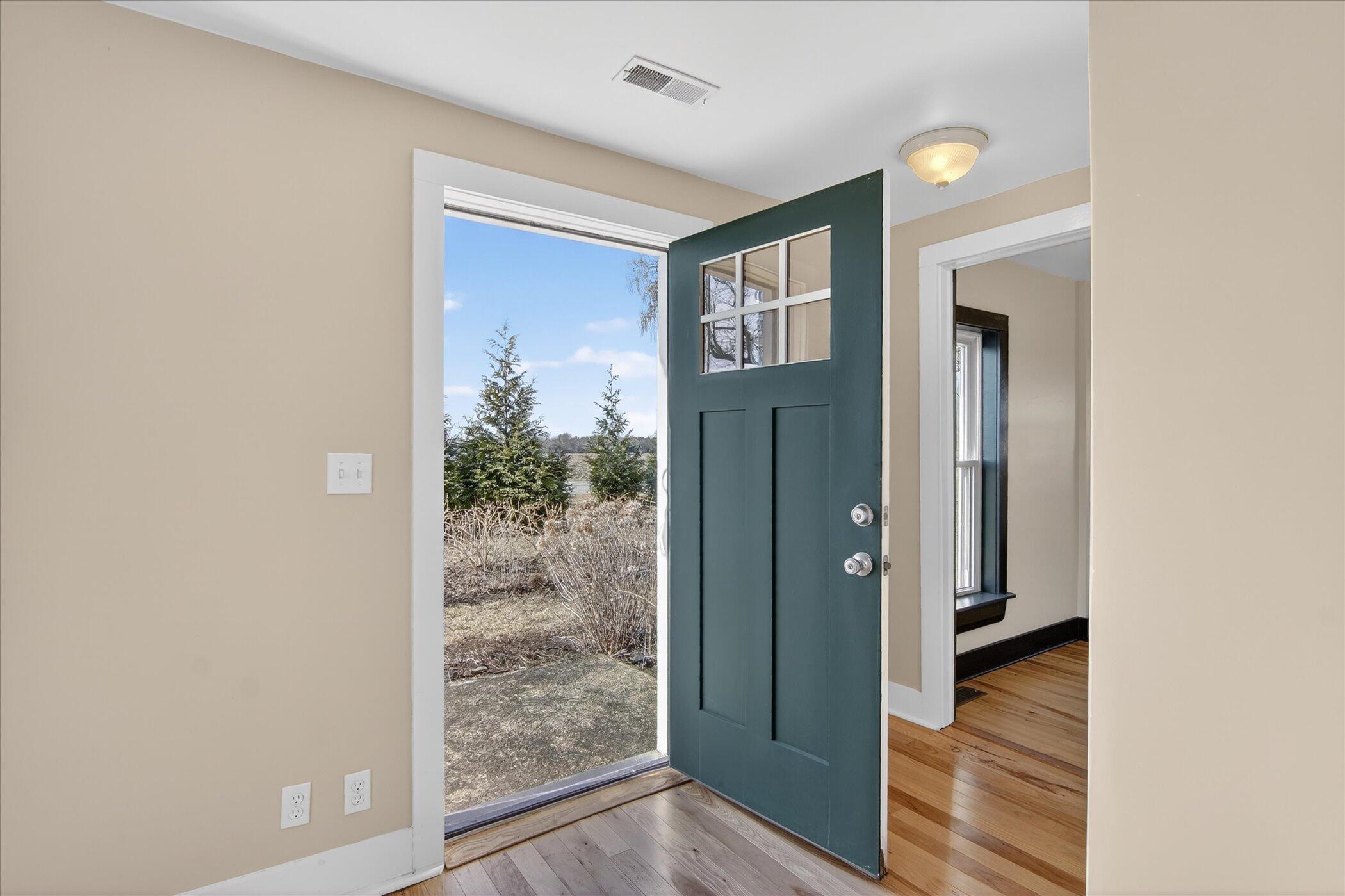 12250 Wabash Road Milan, MI 48160 - Photo 7 of 49 07-12250-Wabash-Rd-Milan-MI-48160-Window