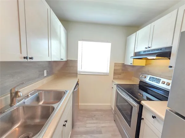 $125,900 | 2750 East Bay Drive, Unit 10E, Largo, FL 33771