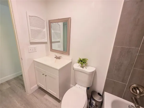 $125,900 | 2750 East Bay Drive, Unit 10E, Largo, FL 33771