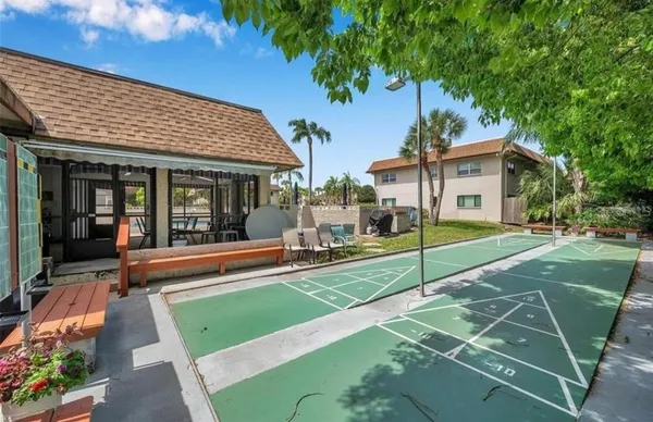 $125,900 | 2750 East Bay Drive, Unit 10E, Largo, FL 33771