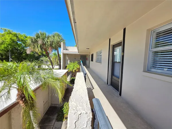 $125,900 | 2750 East Bay Drive, Unit 10E, Largo, FL 33771