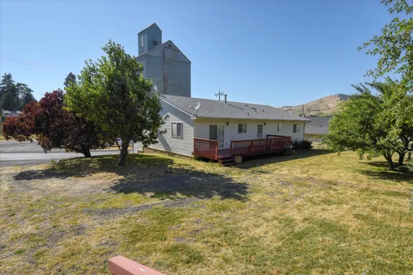 $375,000 | 320 South Ramsey Street, Tekoa, WA 99033