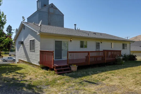 $375,000 | 320 South Ramsey Street, Tekoa, WA 99033