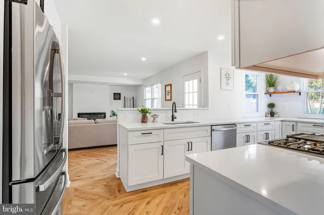 $5,000 | 15162 Wayside Road, Philadelphia, PA 19116