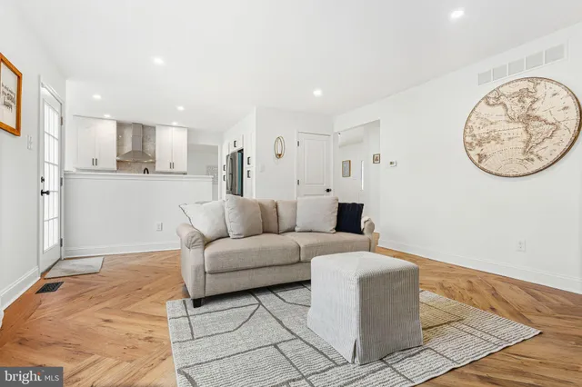 $5,000 | 15162 Wayside Road, Philadelphia, PA 19116