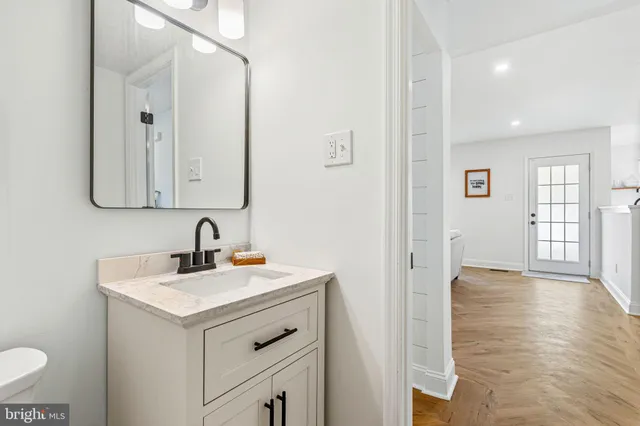 $5,000 | 15162 Wayside Road, Philadelphia, PA 19116