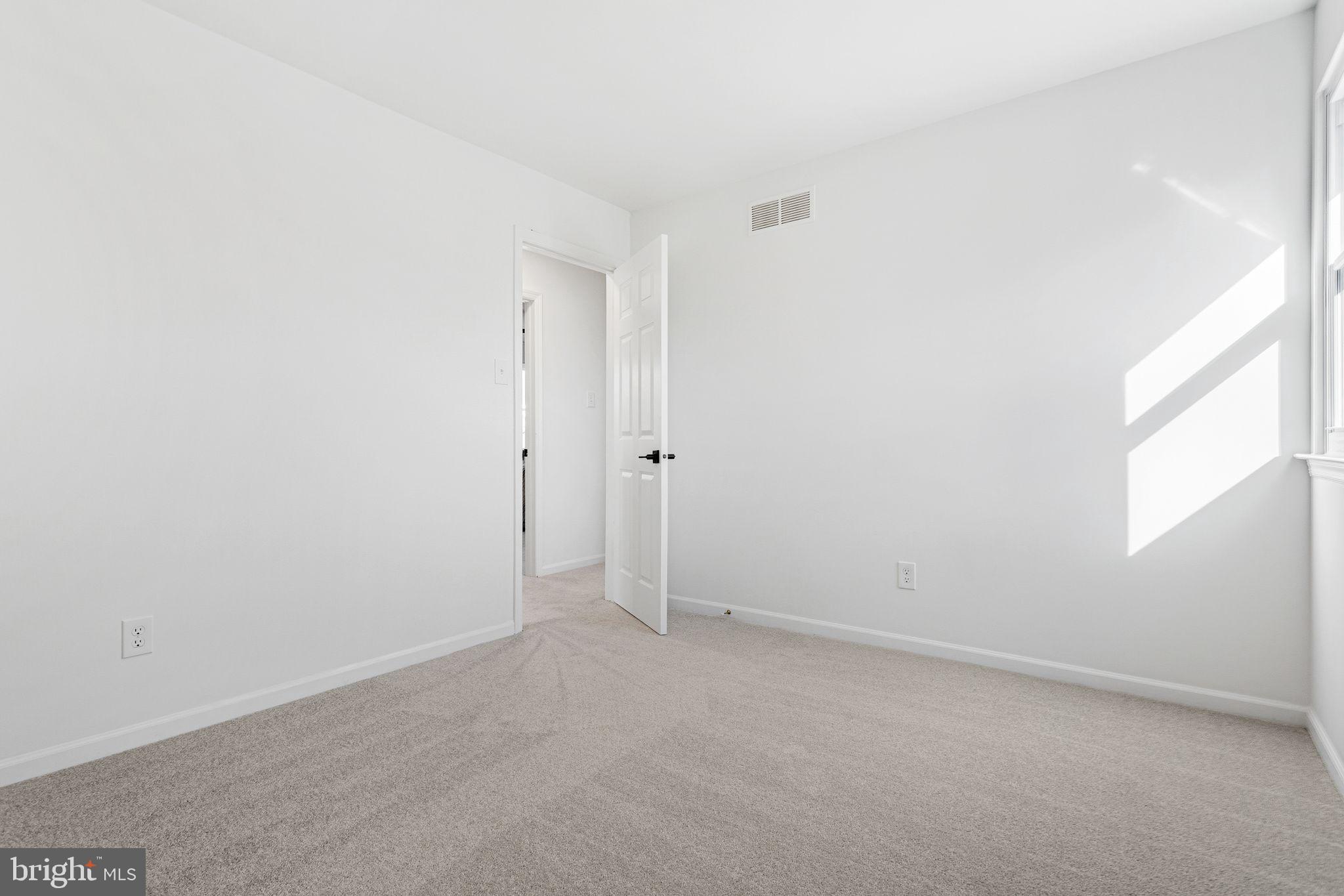 15162 Wayside Road Philadelphia, PA 19116 - Photo 26 of 34 an empty room with an entryway