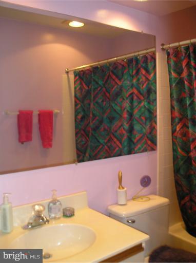 13703 Modrad Way, Unit 9B21 Silver Spring, MD 20904 - Photo 18 of 21 Bath