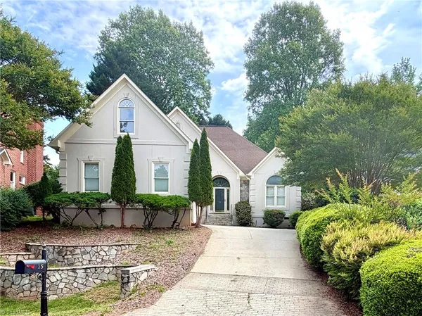 $2,995 | 25 Cape May Point, Greensboro, NC 27455