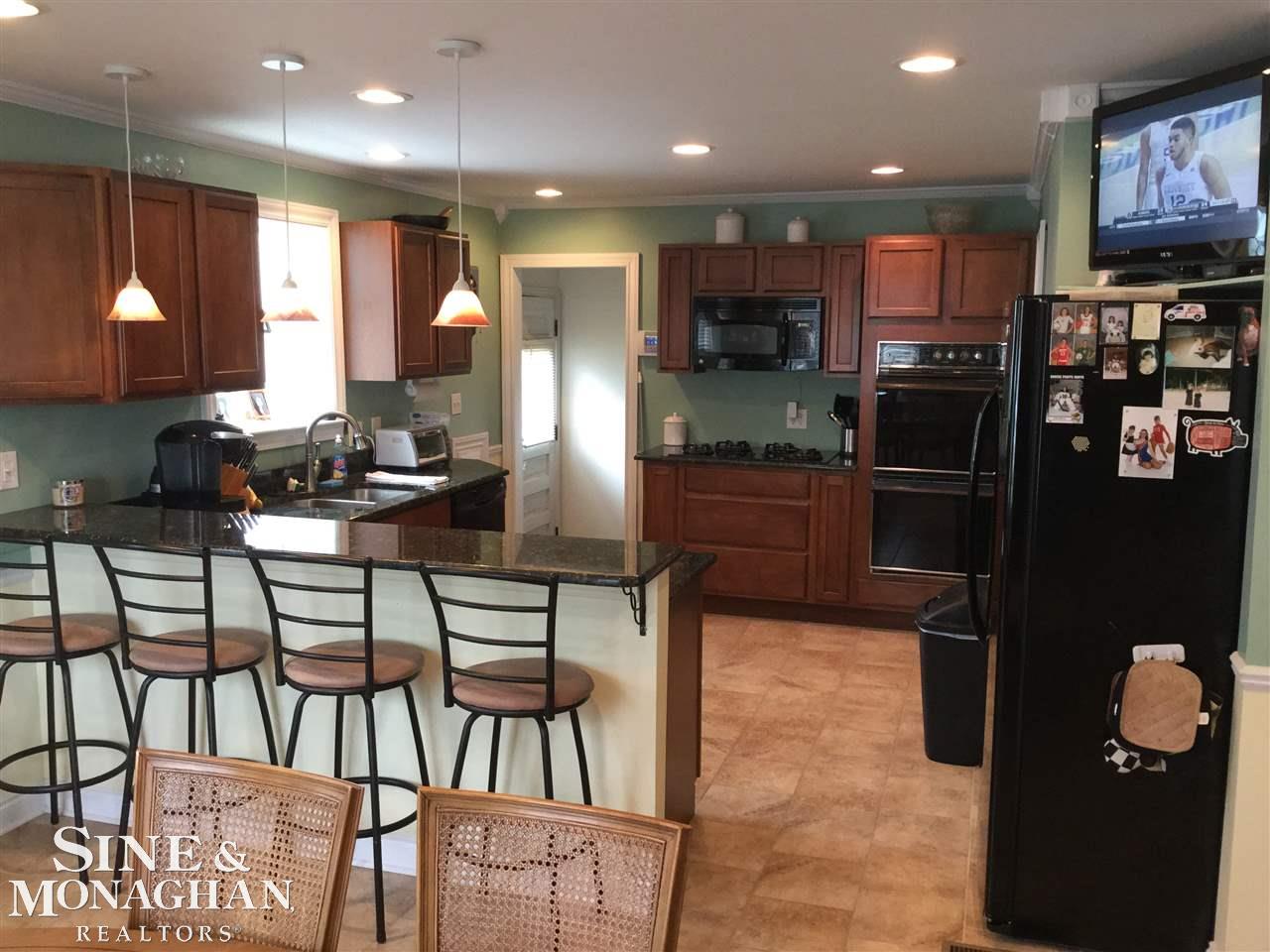 1082 Hampton Road Grosse Pointe Woods, MI 48236 - Photo 8 of 50