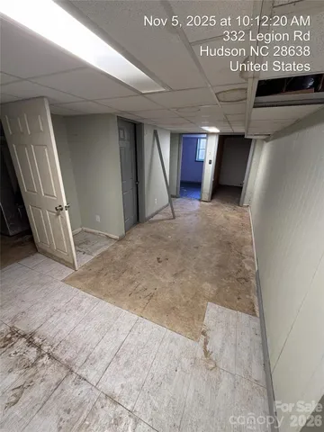 a view of empty room