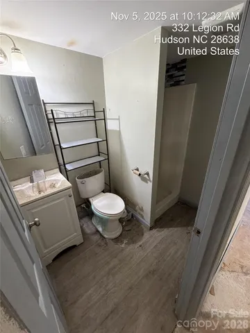 a bathroom with a toilet