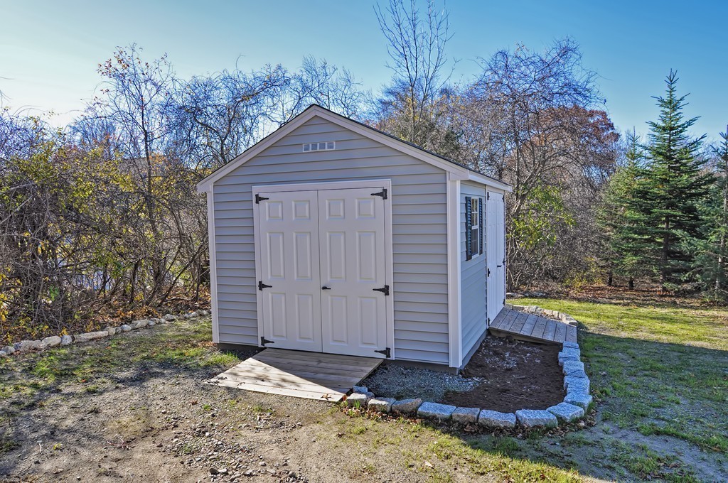 289 Maple Street Middleton, MA 01949 - Photo 27 of 30 Gallery Image 27