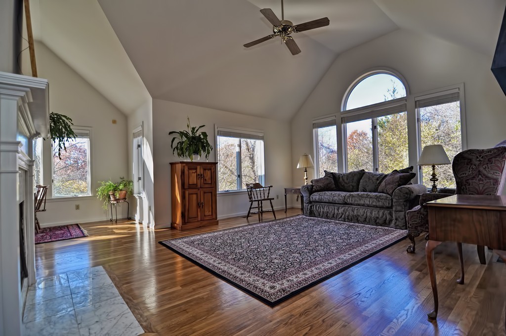 289 Maple Street Middleton, MA 01949 - Photo 7 of 30 Gallery Image 7