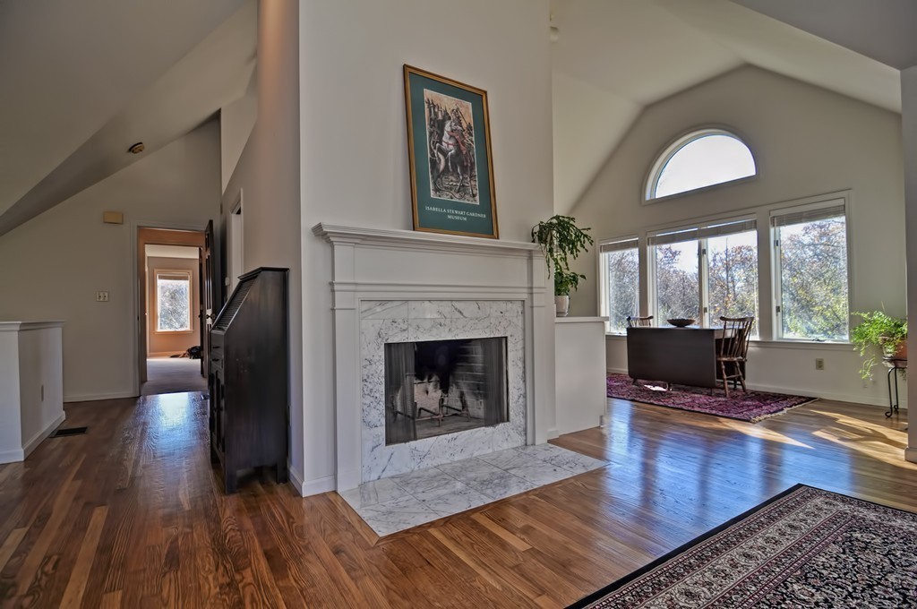 289 Maple Street Middleton, MA 01949 - Photo 8 of 30 Gallery Image 8