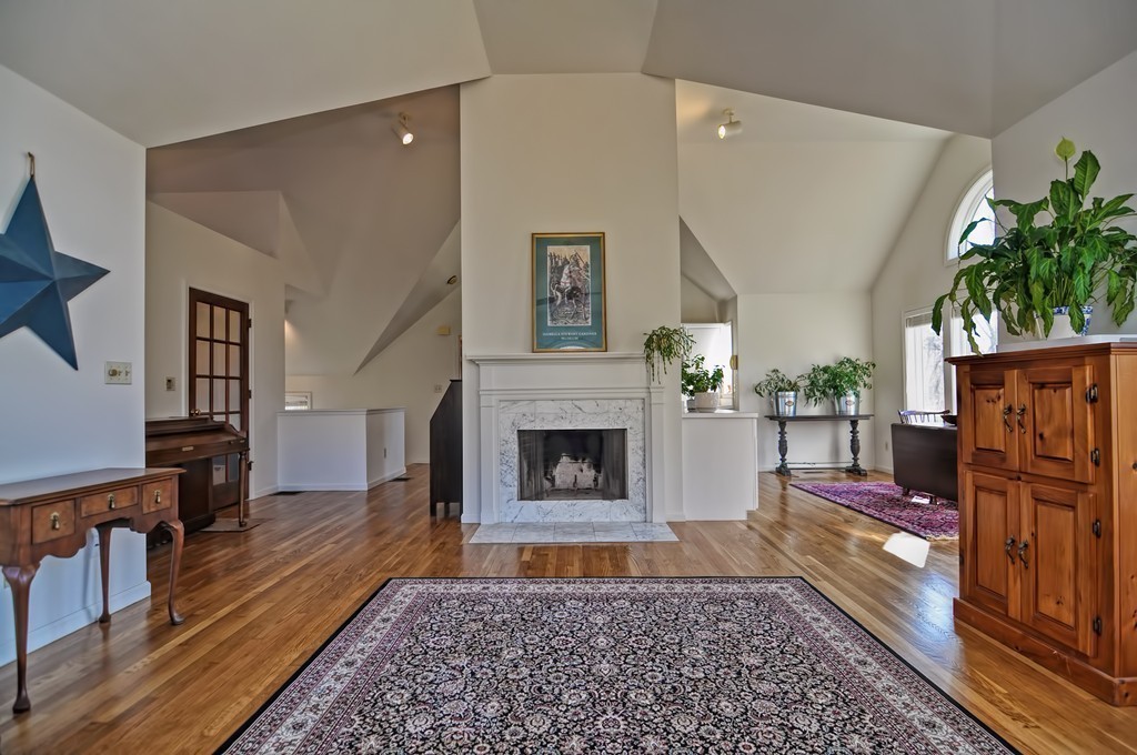 289 Maple Street Middleton, MA 01949 - Photo 9 of 30 Gallery Image 9