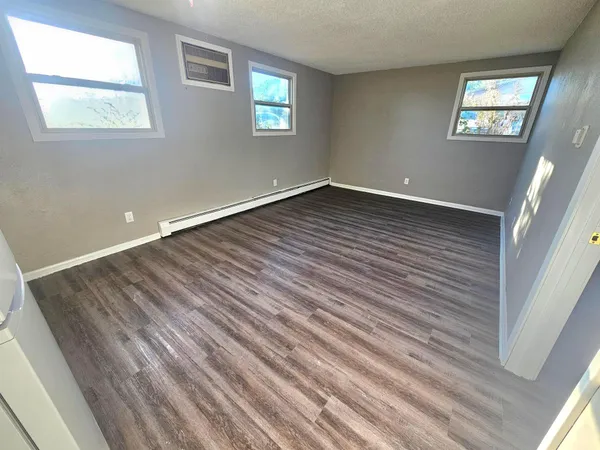 $999,900 | 314 County Road 8, Rockville, MN 56320