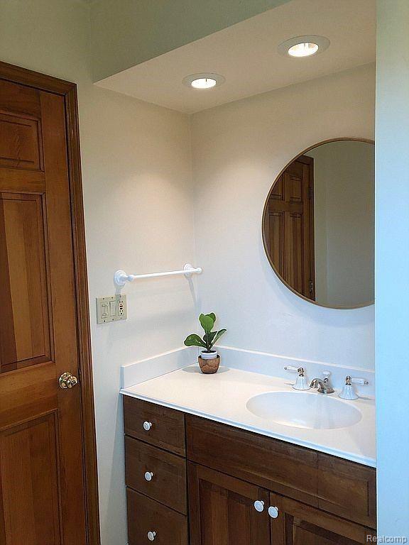 13175 Holtforth Road Fenton, MI 48430 - Photo 14 of 25 14.jpg
