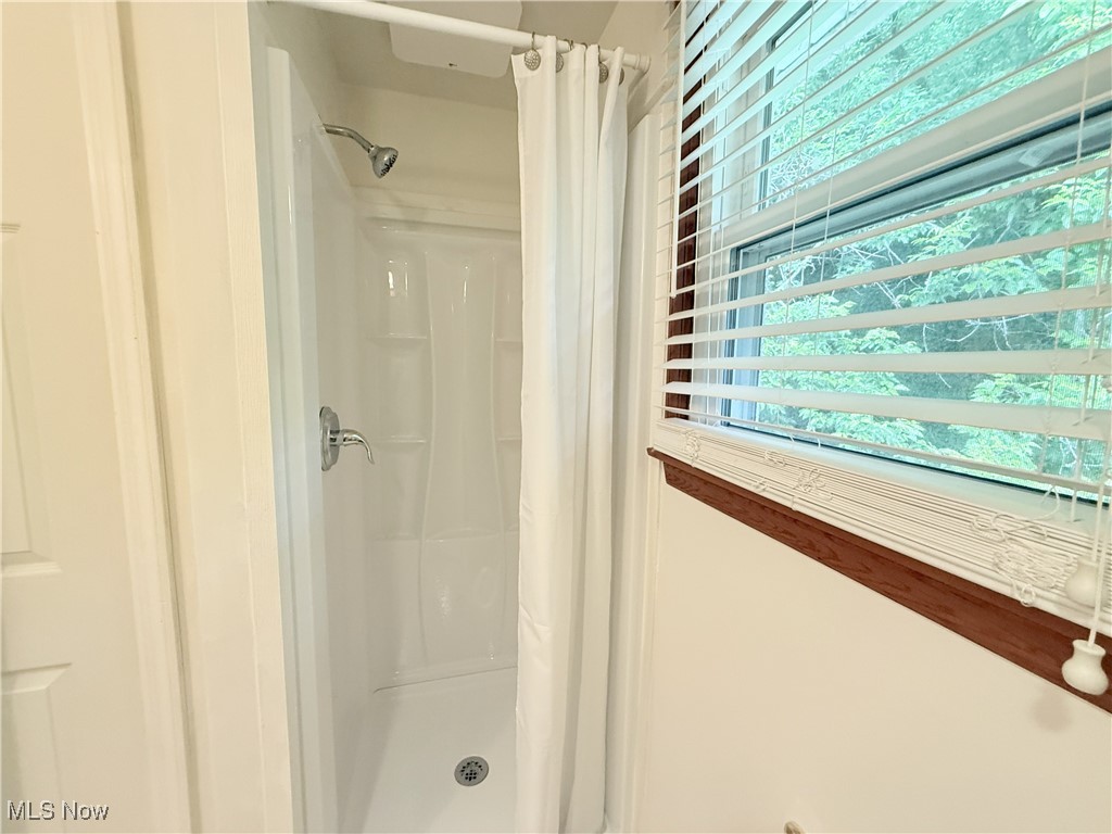 4901 Kings Creek Road Weirton, WV 26062 - Photo 24 of 28 Bathroom featuring a shower stall