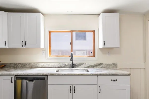 $379,000 | 10 Cross Street, Allenstown, NH 03275
