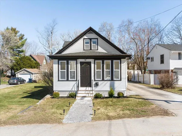 $379,000 | 10 Cross Street, Allenstown, NH 03275