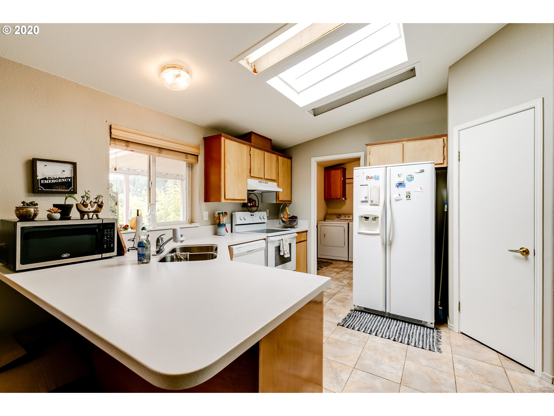 4396 Dillard Road Eugene, OR 97405 - Photo 7 of 22 Gallery Image 7
