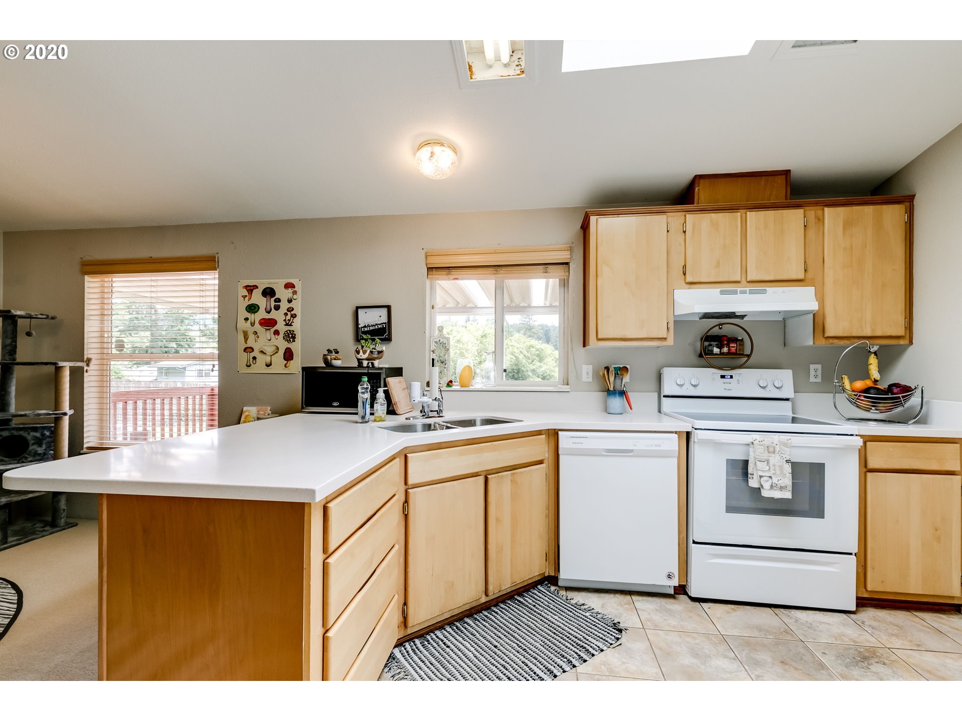 4396 Dillard Road Eugene, OR 97405 - Photo 8 of 22 Gallery Image 8