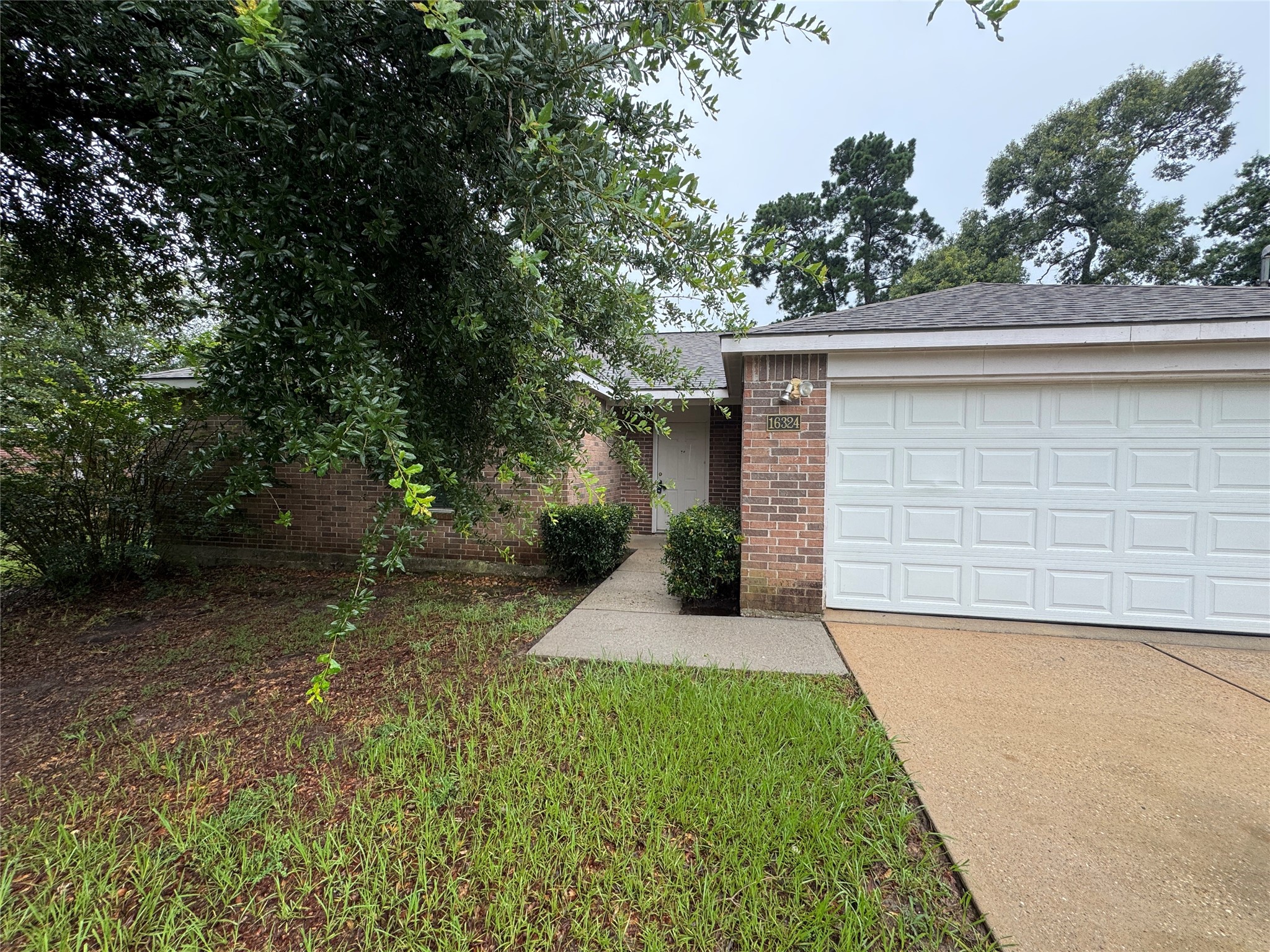 16324 Sun View Lane Conroe, TX 77302 - Photo 1 of 17