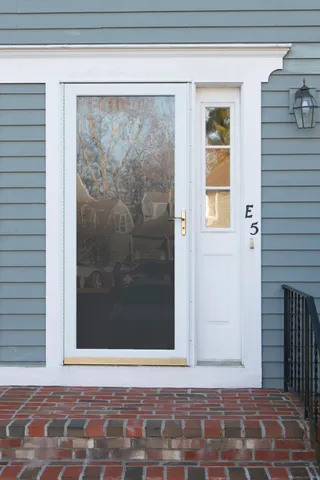 $275,000 | 611 Ocean Avenue, Unit E5, New London, CT 06320