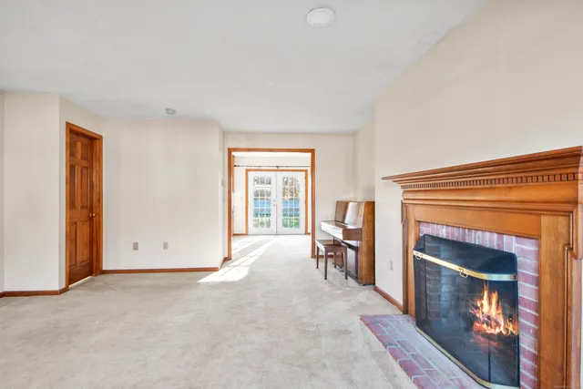 $275,000 | 611 Ocean Avenue, Unit E5, New London, CT 06320