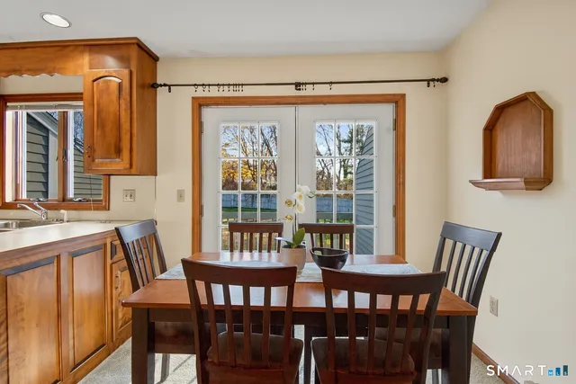 $275,000 | 611 Ocean Avenue, Unit E5, New London, CT 06320