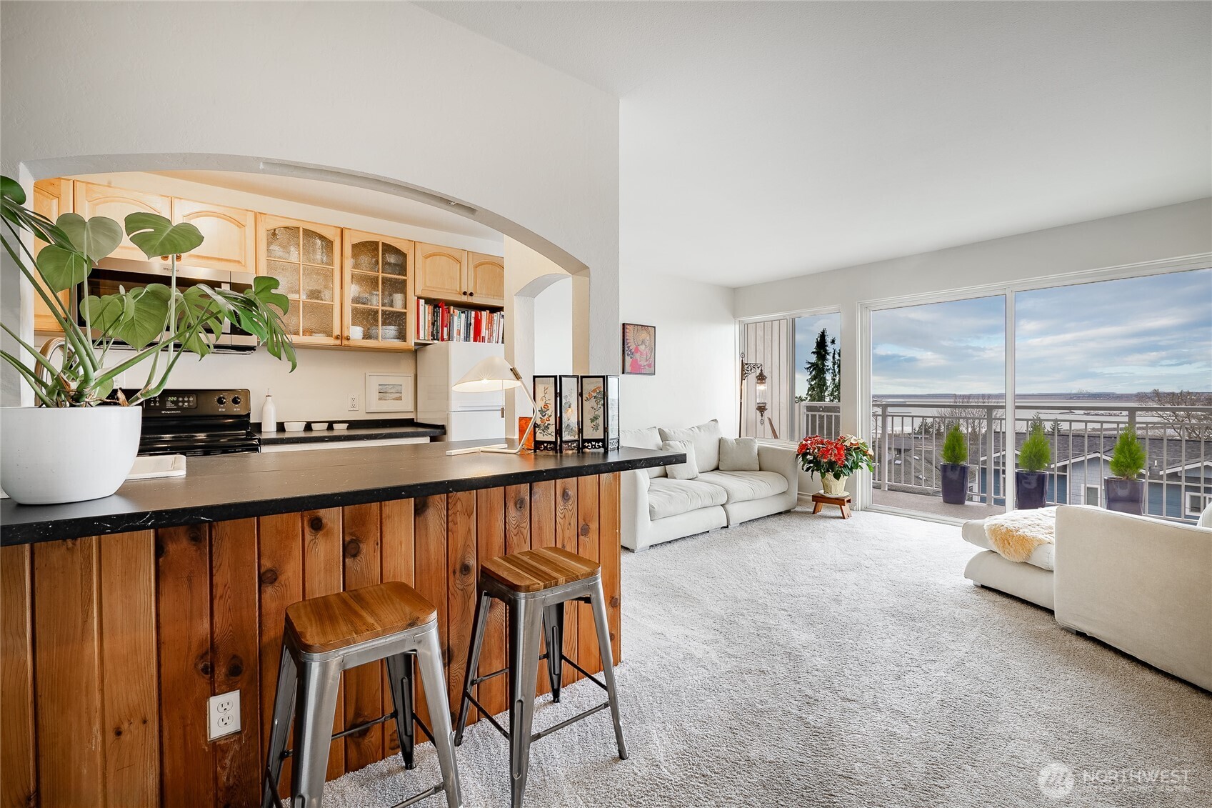 819 High Street, Unit 317 Bellingham, WA 98225 - Photo 5 of 39